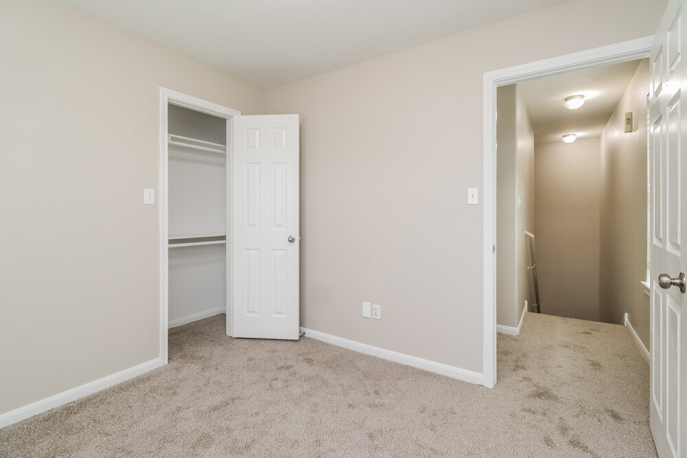 Building Photo - 4946 N Cancun Dr