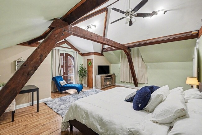 Building Photo - 1391 Woodbridge St