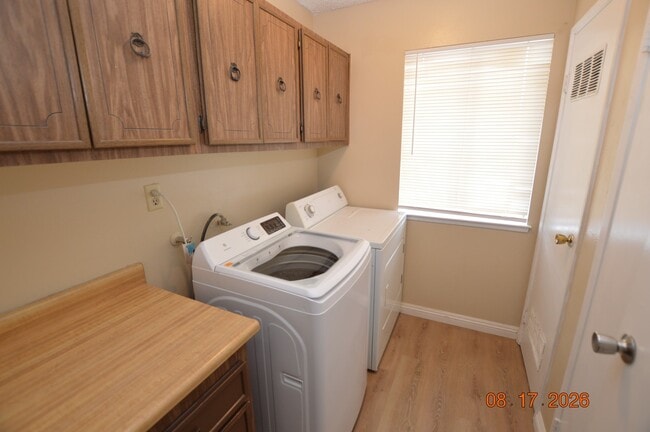 Building Photo - 5267 Del Gado Dr