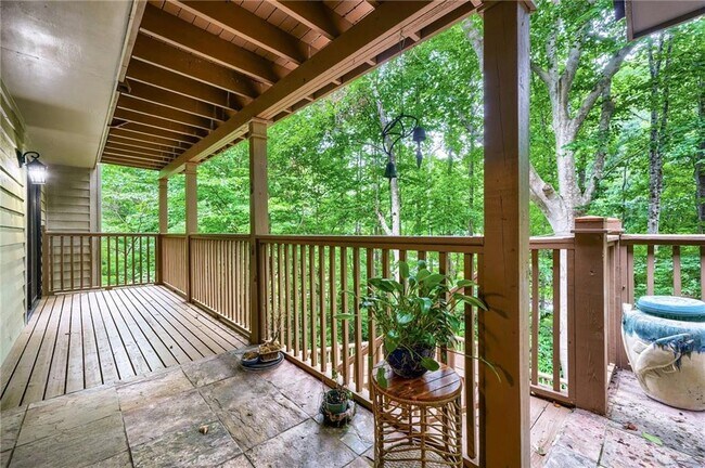 Building Photo - 570 Idlewood Dr NW