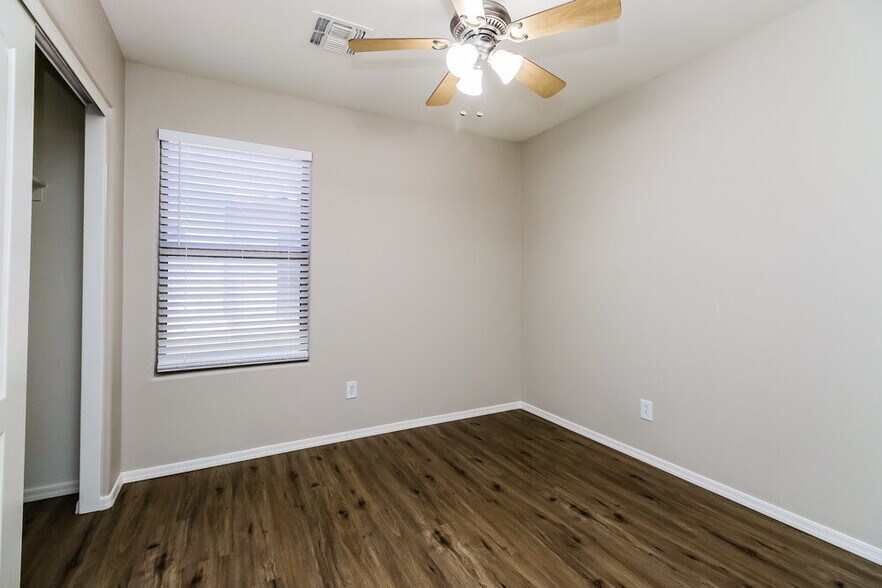 Building Photo - 41661 W Sunland Dr