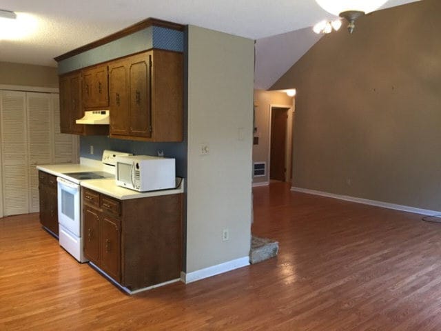 Building Photo - 210 Suffolk Dr