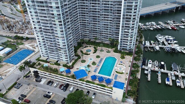 Building Photo - 7601 E Treasure Dr