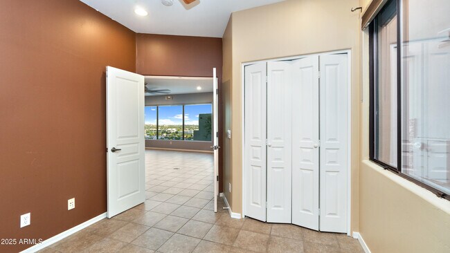 Building Photo - 44 W Foothill Dr