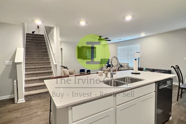 Building Photo - Stunning 5 Bed, 3 Bath Home Built in 2023. Close to Maxwell!