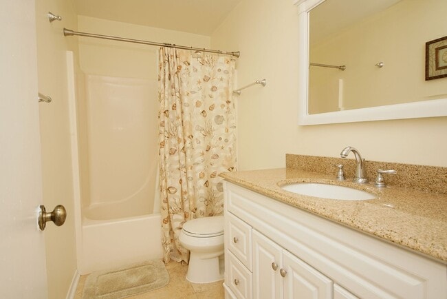 Building Photo - First Floor Condo in Bluewater Bay