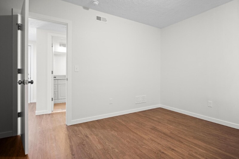 Building Photo - 1277 W 67th St