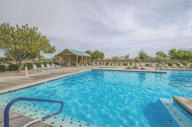 Building Photo - MOVE IN SPECILAS!! 5BD 3BA IN JOHNSON RANC...