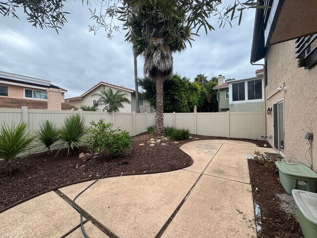 Building Photo - 61 Trinidad Bend