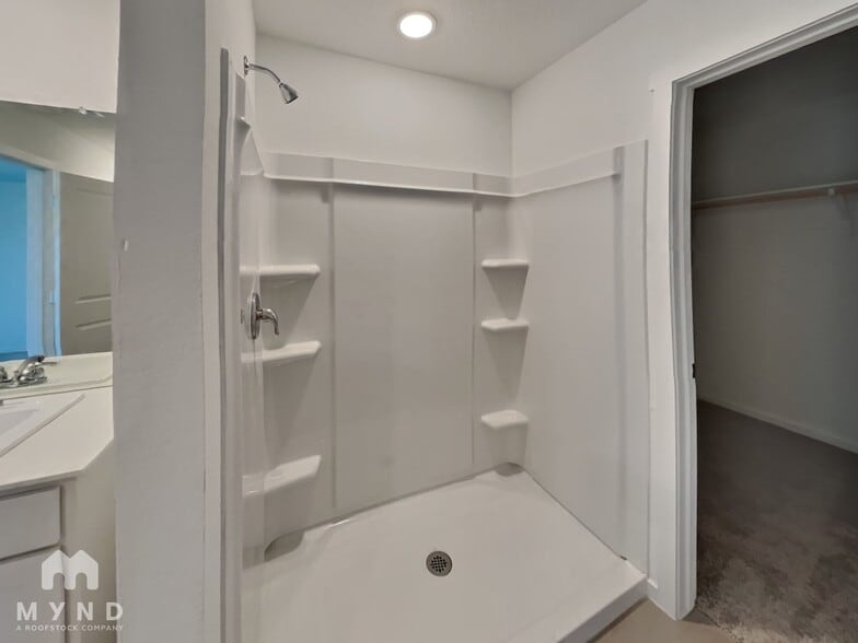 Building Photo - 340 Pacific Waters