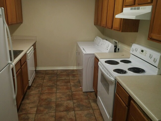 Building Photo - 251-251 Graystone Cir