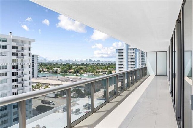 Building Photo - 5875 Collins Ave