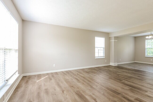 Building Photo - 6827 Devinney Ln