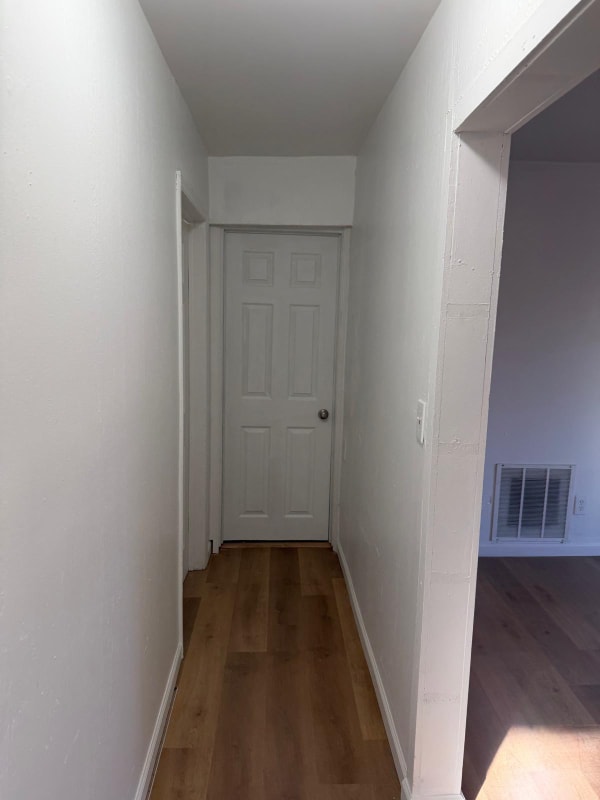 Building Photo - 1665 Elaine Rd