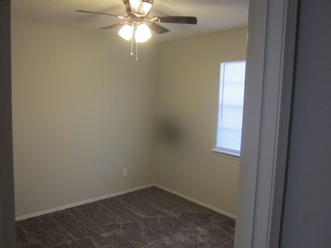 Building Photo - 4123 S Washington St