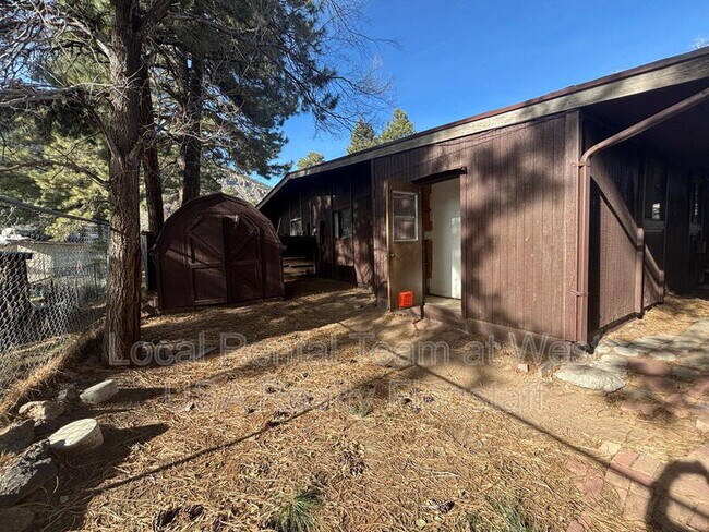 Building Photo - 4513 E Hollygreen Rd