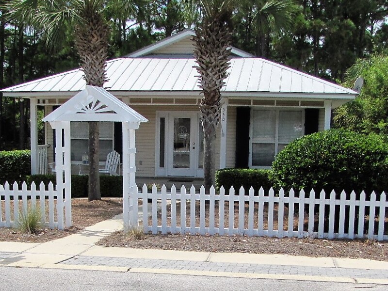 Building Photo - 350 Tradewinds Dr