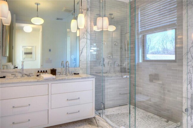 Building Photo - 766 Indian Ave