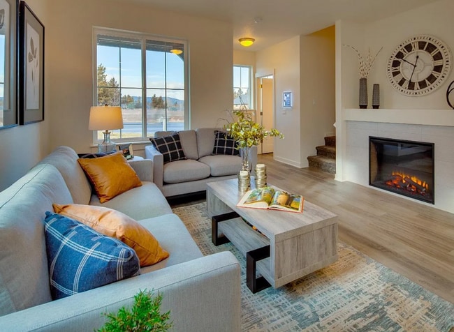 Building Photo - Modern 3 BR, 2 BA Townhouse in the Heart of Bend, OR!