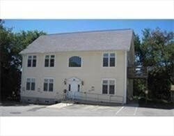 Building Photo - 136r Main St