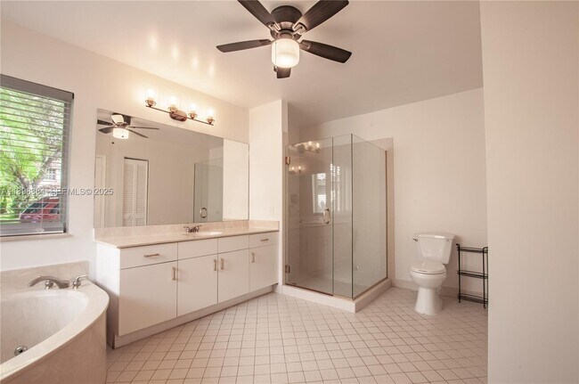 Building Photo - 7440 NW 65th Ln