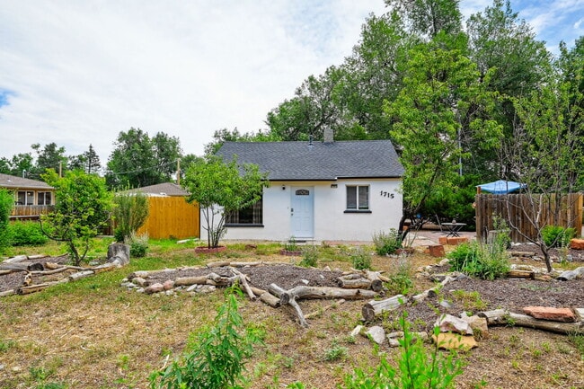 Primary Photo - 1715 Lorraine St