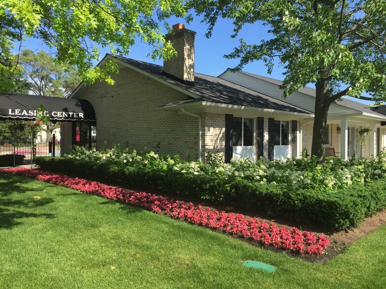 Coach House Apartments 23600 Lamplighter Dr Southfield MI 48075