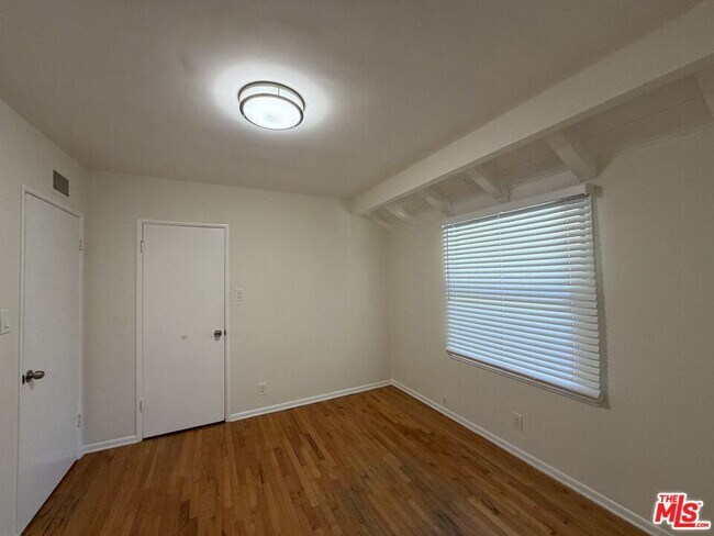 Building Photo - 4850 Excelente Dr