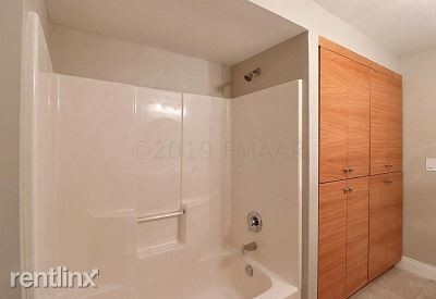 Building Photo - 4225 Timberline Dr S