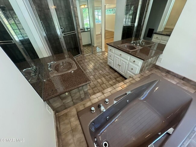 Building Photo - 3474 Loadstone Dr