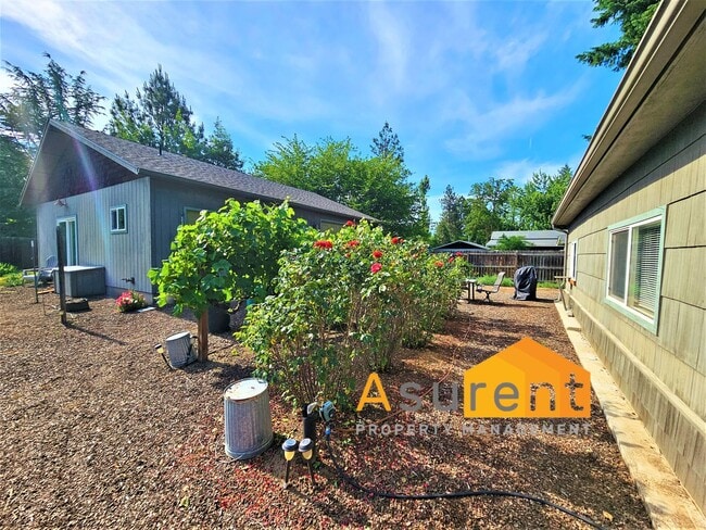 Building Photo - Charming Updated Fully Furnished Rental - $500 Off First Months Rent - All Utilities Included!