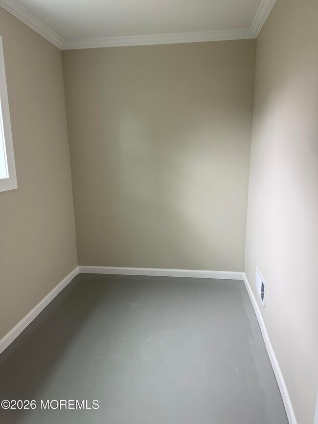 Building Photo - 4 Beachway Ave