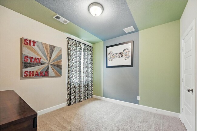 Building Photo - 1605 Cedar Crest Dr