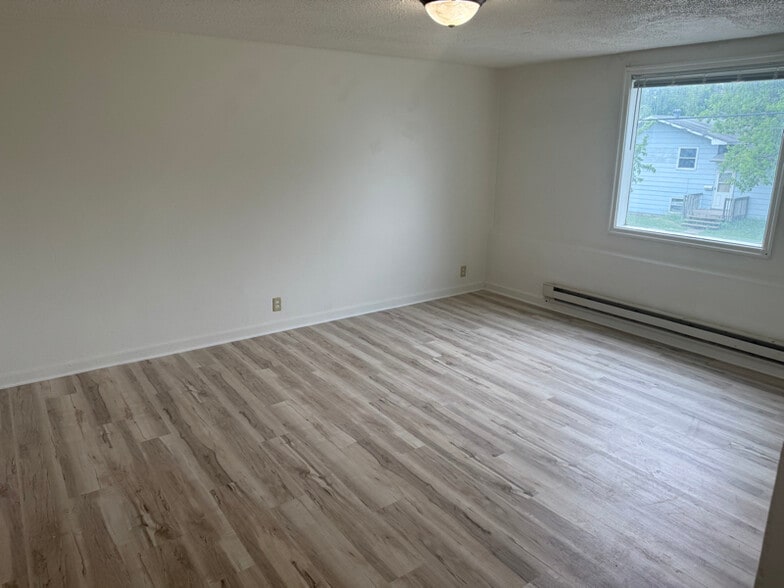 Building Photo - 1923 12th Ave N