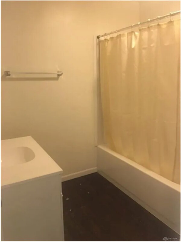 Building Photo - 144 W Fairview Ave