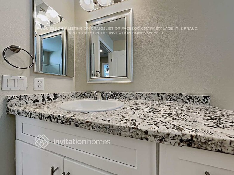 Building Photo - 7361 Arlington Garden St