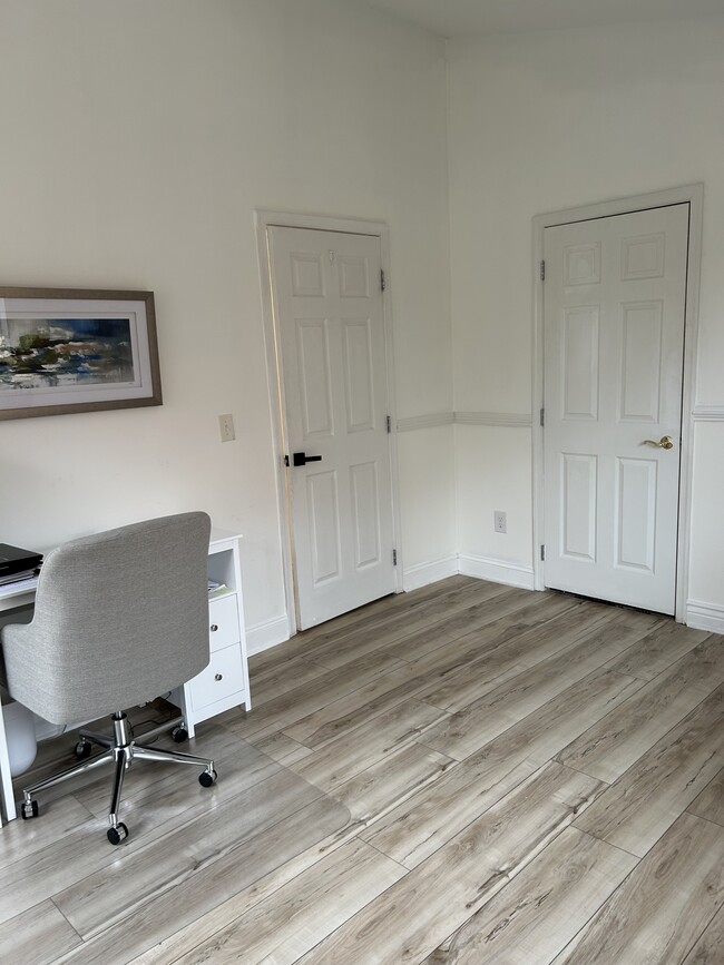 Building Photo - 131 Square Rigger Way