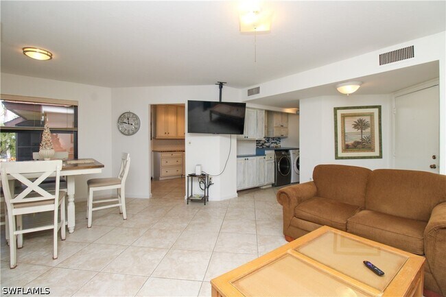 Building Photo - 1510 Mainsail Dr