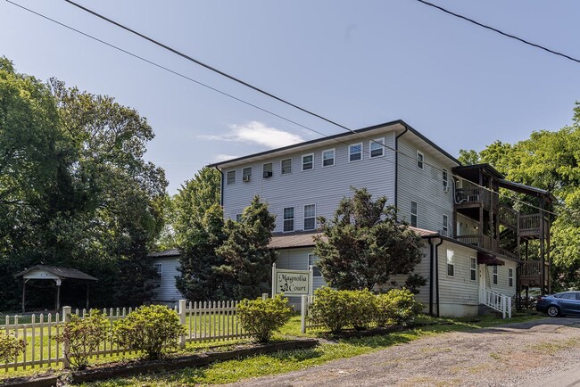 Building Photo - Beautifully FULLY RENOVATED 2 Bdr 1 bath i...