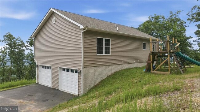 Building Photo - 1617 Tomahawk Trail