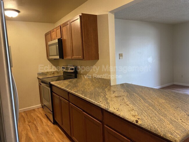 Building Photo - 512 Bell Ct