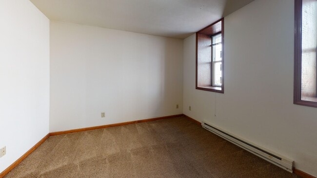 Building Photo - 11 E Gilman St