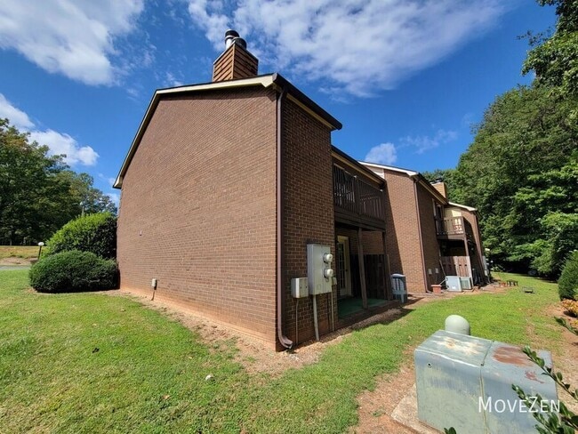 Building Photo - 216 Ridge Forest Ct