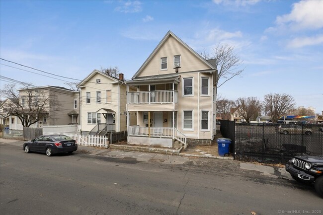 Building Photo - 52-54-54 Hanover St