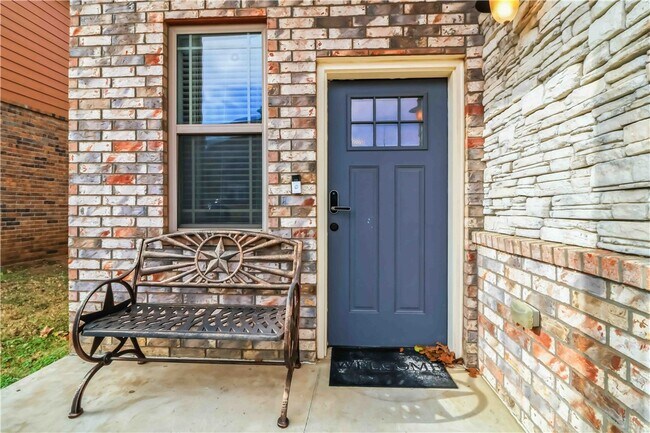 Building Photo - 1299 N Sicily Ln