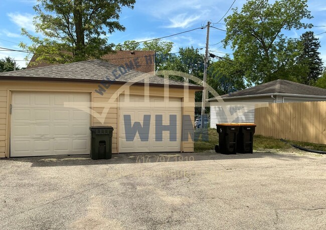 Building Photo - 7313 Harwood Ave