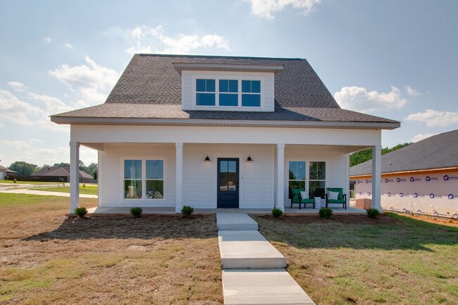 Building Photo - Brand NEW Adorable Craftsman!!!!