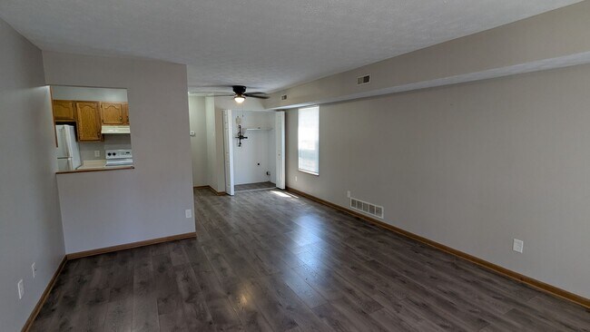 Building Photo - MN Cedar Village (861)