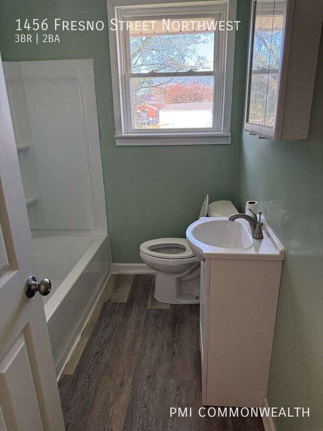 Building Photo - 1456 Fresno St NW