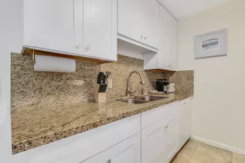 Building Photo - 713 Penn St